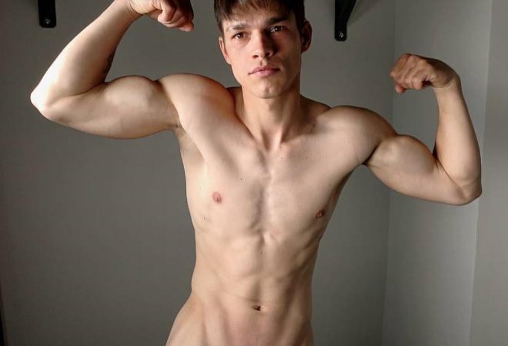 Daniel Donovan Muscle Flex Gay Video On Gayteam